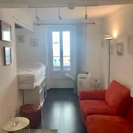 Bnb Renting Studio In The Heart Of Old أنتيب